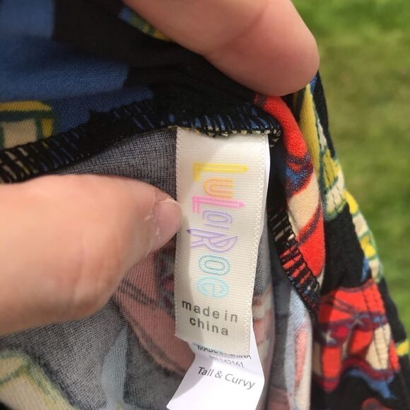 LuLaRoe Tall & Curvy Americana Leggings - Picture 3 of 3